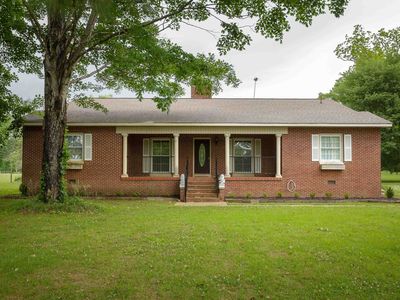 210 15th Ave W