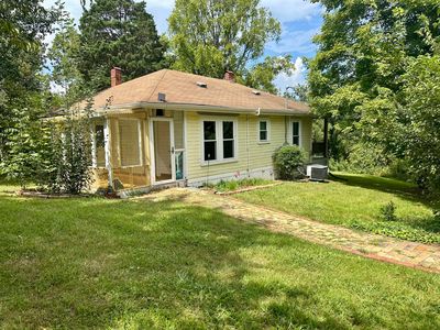 110 White Ave