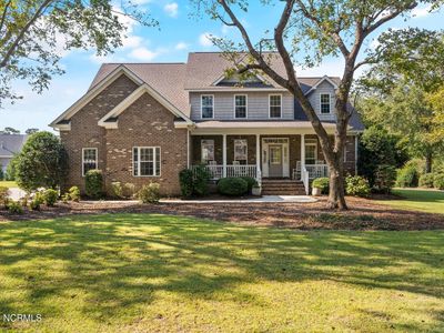 104 E Colonnade Drive