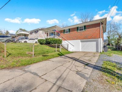 101 Lauren Ave