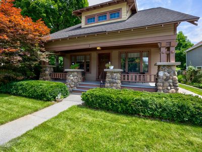 12 Bensonhurst Avenue