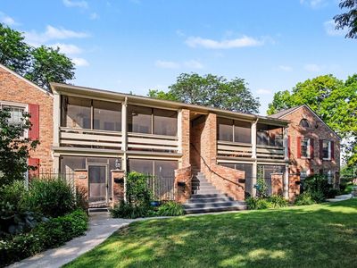 2432 Village Dr SE