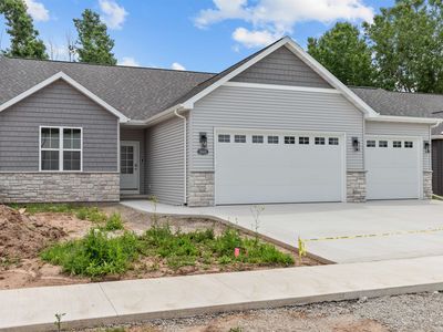 3601 E Gladiolus Pl