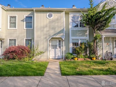 4 Pond View Dr