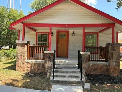 125 N Fowler St