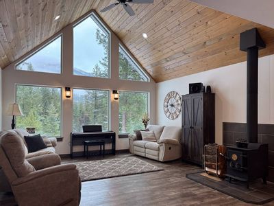 33 Graves Creek Loop