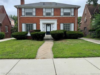 19667 Roslyn Rd
