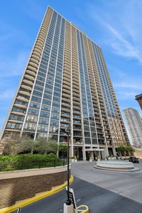 1560 N Sandburg Ter APT 1208