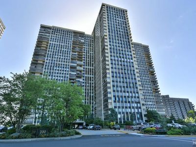 200 Winston Dr APT 409