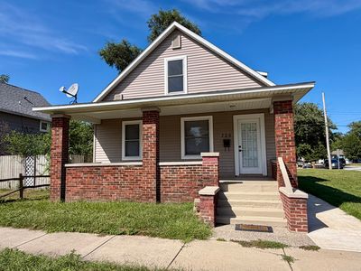 726 Belden St