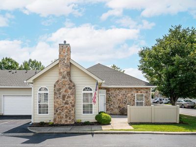 104 Salisbury Cir