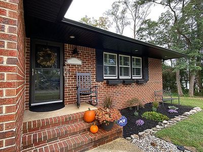90 Hickory Ln