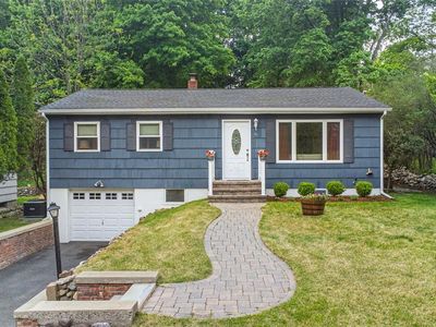 86 Minnehaha Blvd