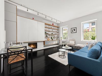 221 W 14th St APT 3A
