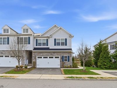 11 Lee Dr