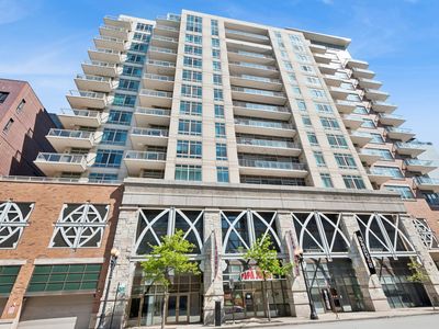 230 W Division St APT 1408
