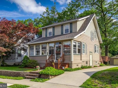 53 Watkins Ave