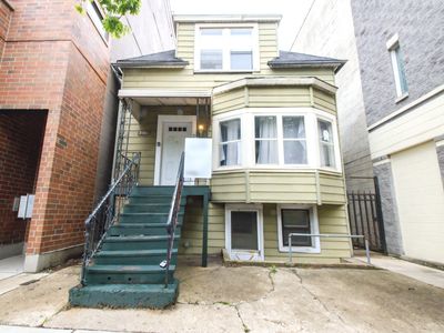 2244 W Irving Park Rd