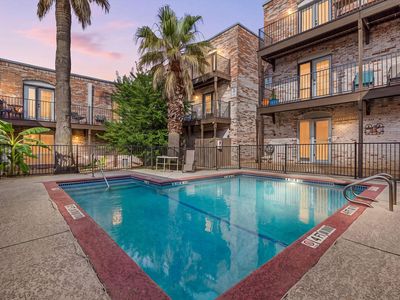 6501 E Hill Dr APT 111