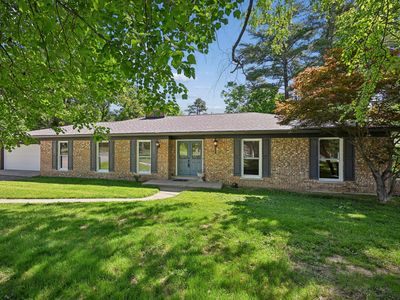6 La Pine Ave
