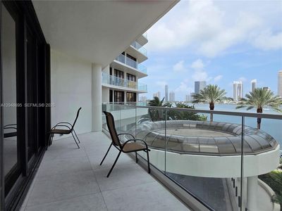 2800 Island Blvd APT 302