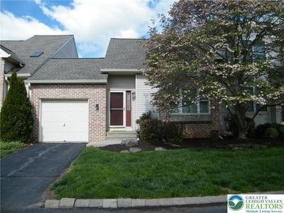 322 Surrey Pl #322