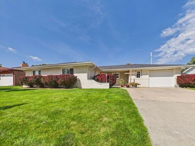 165 N Hillcrest Drive