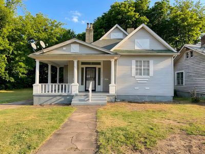 1050 Cummings St