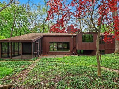 1000 Carolee Ln