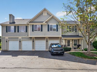 Property at 319 Windsor Ct Unit B, South Elgin, IL
