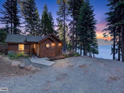 664 Peninsula Dr