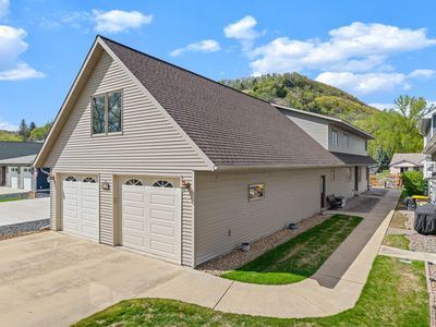 300 S Marina Dr