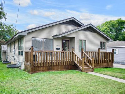 1215 W Mark St