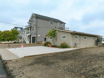 21 W Raritan Dr