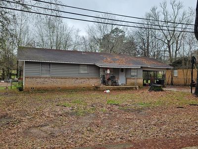 Property at 913 5th St, Cushing, TX