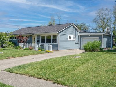 2757 Danz Ave
