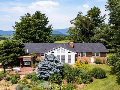 120 Trinity Point Rd