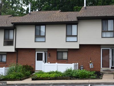 14 Sandy Brae Ct #14