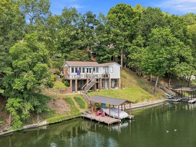 407 Lakeside Cir