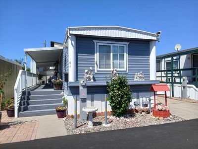 1370 W Grand Avenue #104