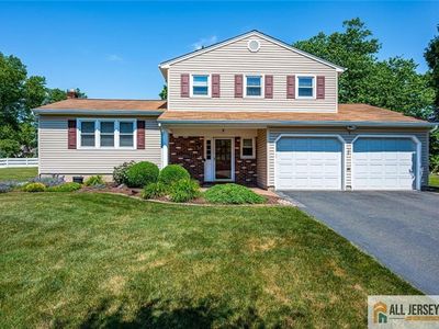 Property at 4 Barbara St, Kendall Park, NJ