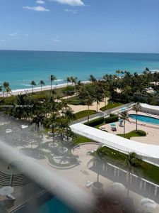 10275 Collins Ave APT 915