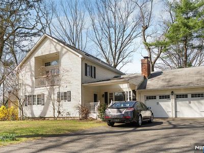 Property at 107 Buckingham Dr, Ramsey, NJ
