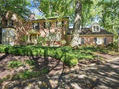 465 Woodland Hills Dr