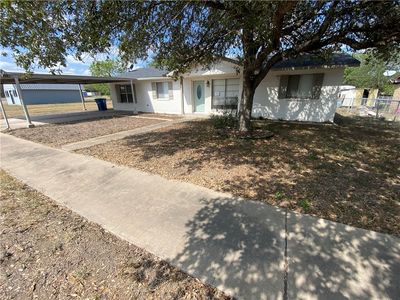 1006 Burleson St