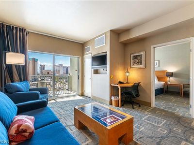 211 E Flamingo Rd #702