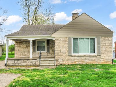 1243 E Thompson Rd
