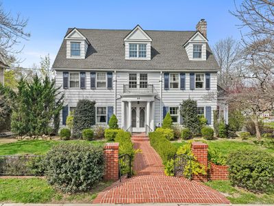 60 Greenridge Avenue