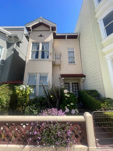 1876 Green St #1878