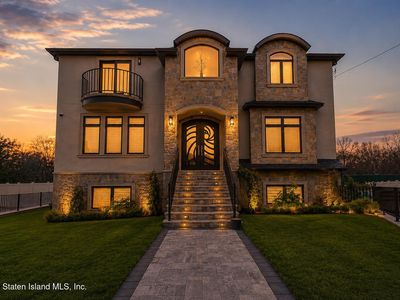 35 Savona Ct